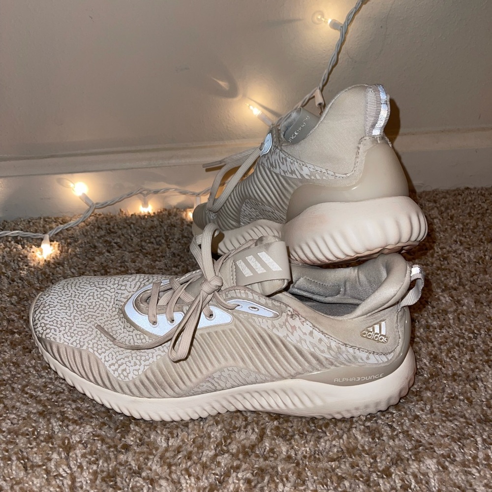Adidas Alpha bounce tennis shoes